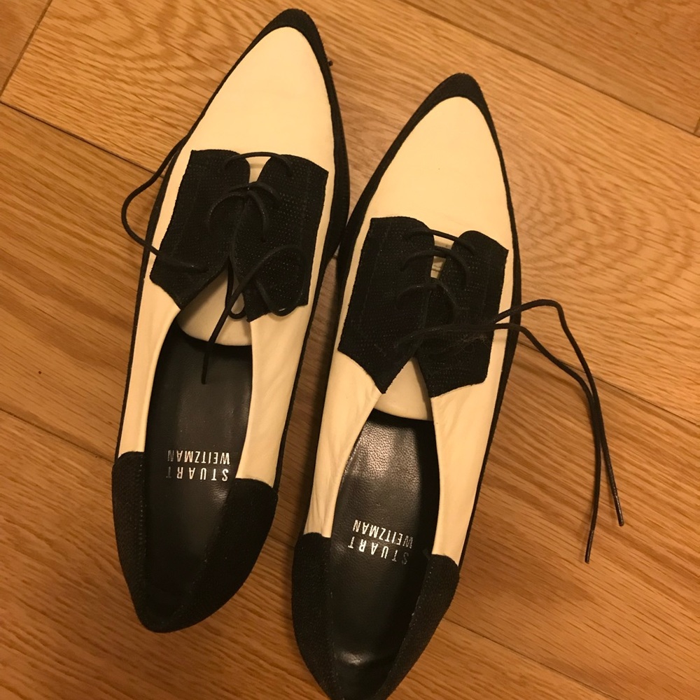Stuart Weitzman Pointed Toe Lace Up Oxford Flat
